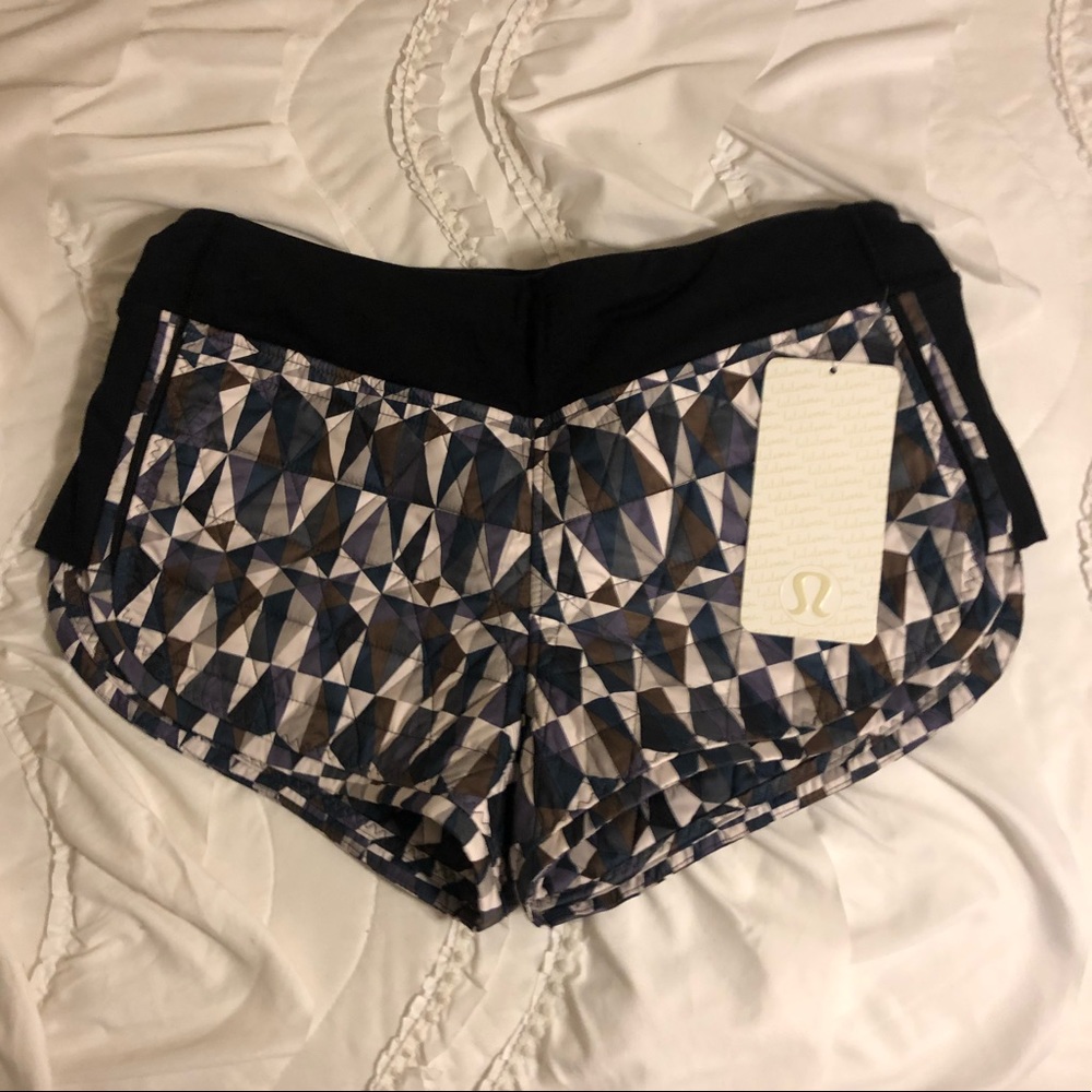 NWT Lululemon Hot Cheeks Short II